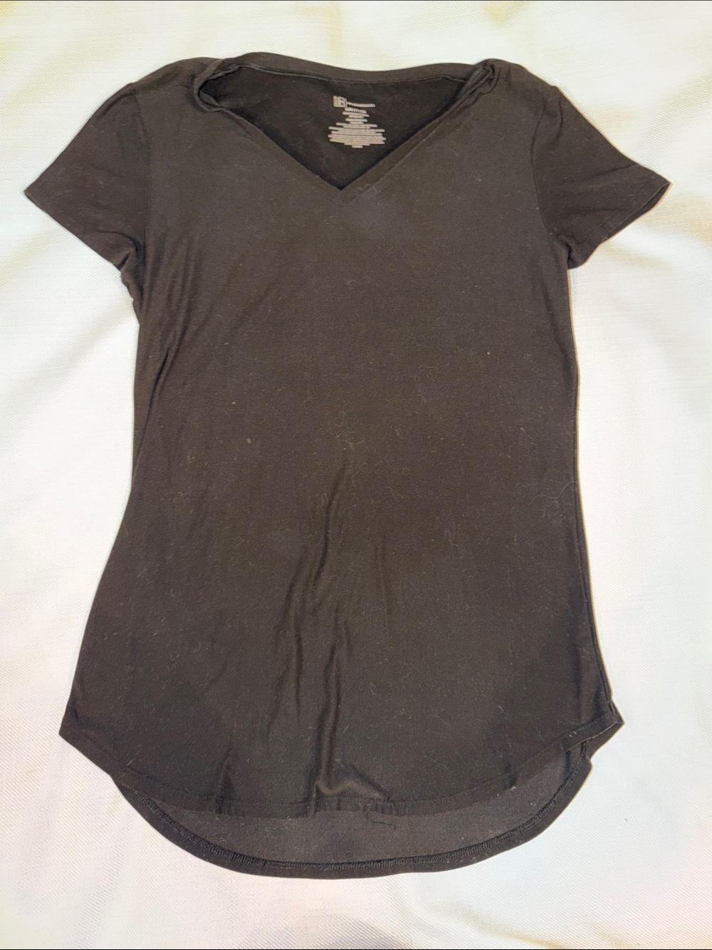 No Boundaries Black V‑Neck Short Sleeve Tee